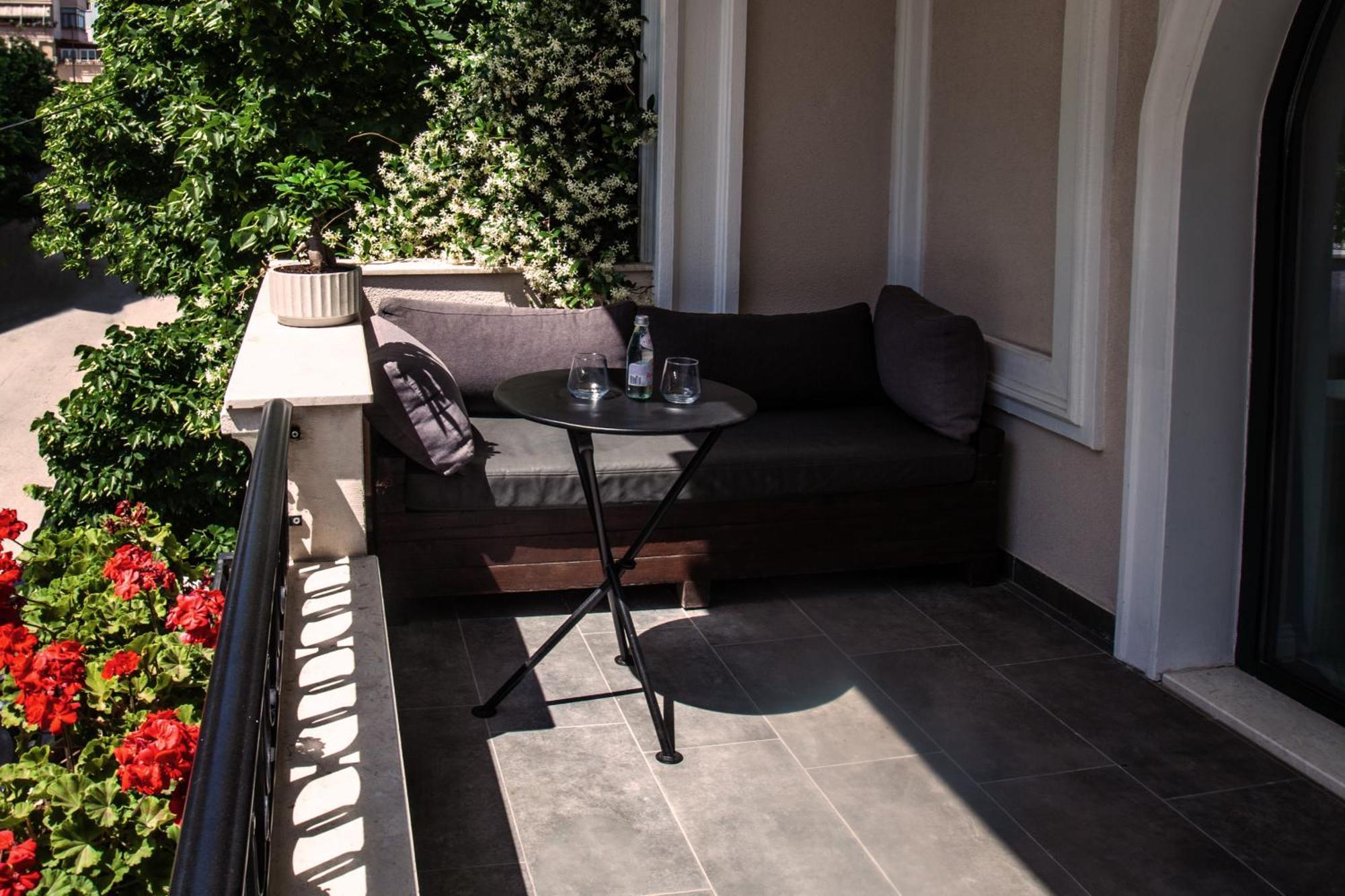 Vila Koja Boutique Hotel Tiranë Ngoại thất bức ảnh