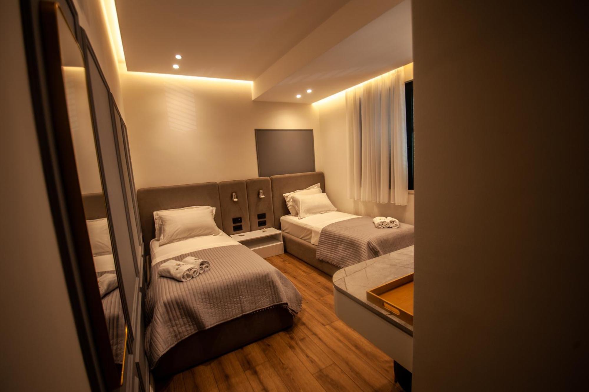 Vila Koja Boutique Hotel Tiranë Ngoại thất bức ảnh