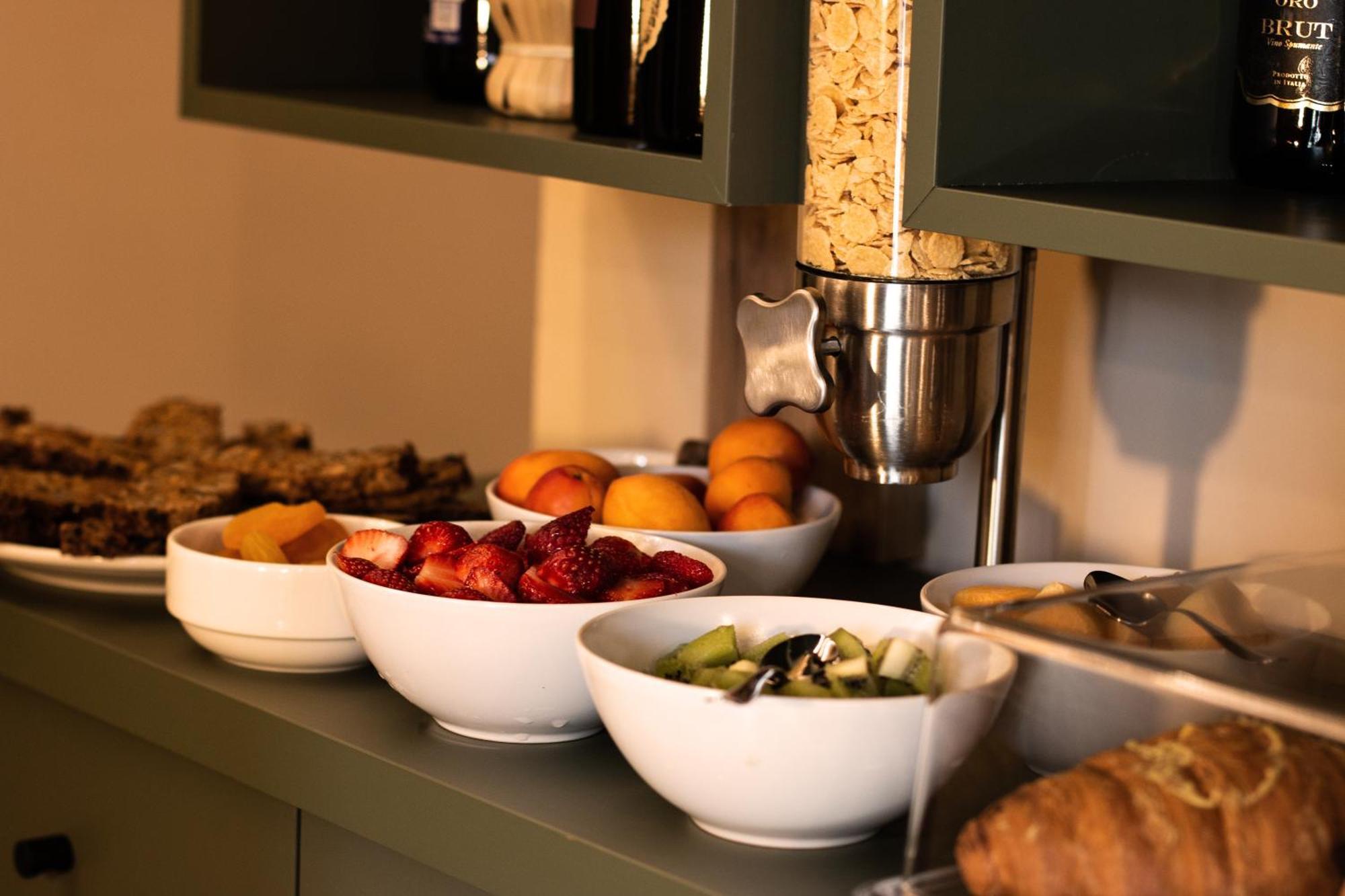 Vila Koja Boutique Hotel Tiranë Ngoại thất bức ảnh